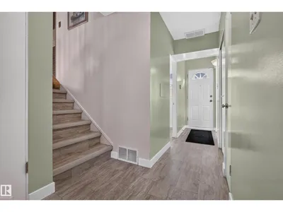 9011 157 ST NW photo 40