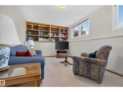 9011 157 ST NW photo 42