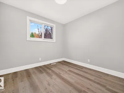 10912 34A AV NW photo 44