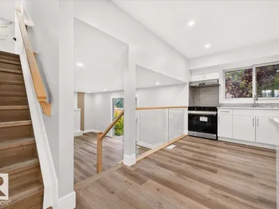 10912 34A AV NW photo 25