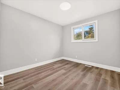 10912 34A AV NW photo 42