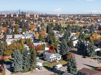 10912 34A AV NW photo 59