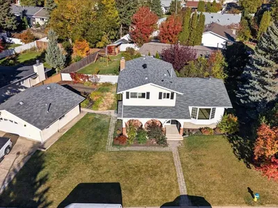 10912 34A AV NW photo 60