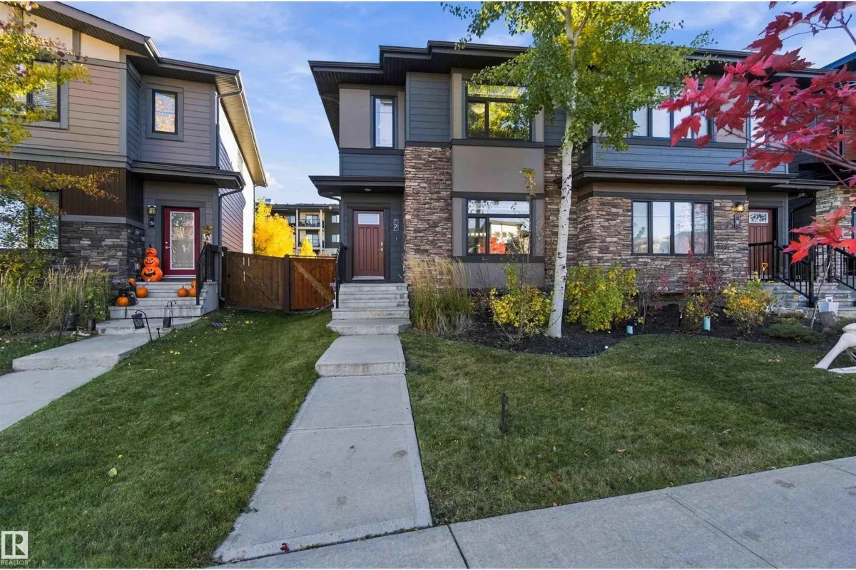 7 Amesbury WD exterior