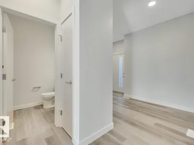 18643 19 AV NW photo 24