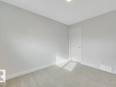 18643 19 AV NW photo 46