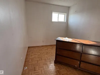 7520 152B AV NW photo 6