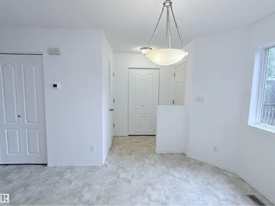 1920 37 AV NW photo 20
