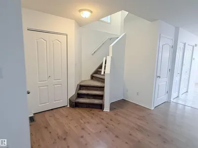 1920 37 AV NW photo 27