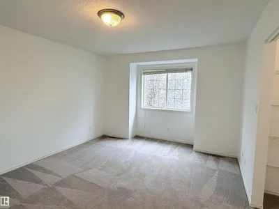 1920 37 AV NW photo 28