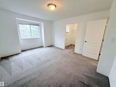 1920 37 AV NW photo 30