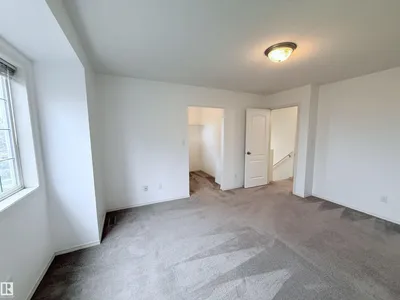 1920 37 AV NW photo 32