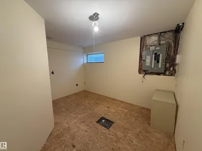 1920 37 AV NW photo 44