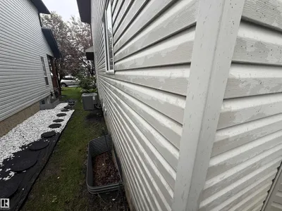 1920 37 AV NW photo 55