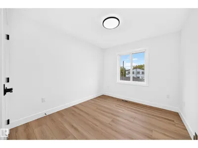 12906 123 ST NW photo 32