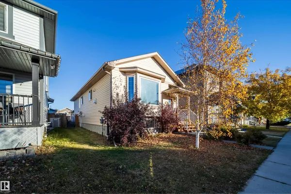1126 36A AV NW photo 2