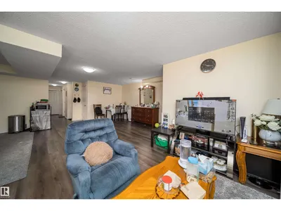 1126 36A AV NW photo 31
