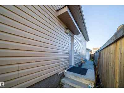 1126 36A AV NW photo 41