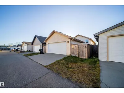 1126 36A AV NW photo 43