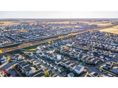 1126 36A AV NW photo 6