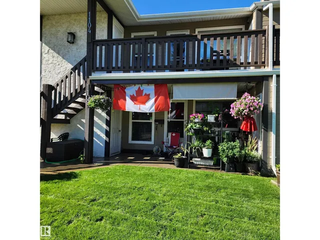 1102 Saddleback RD NW, Edmonton