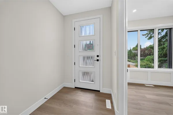 14610 85 AV NW photo 2