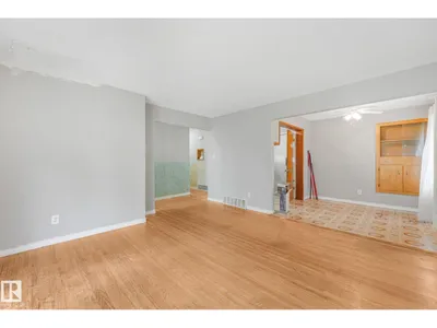 11716 130 ST NW photo 8