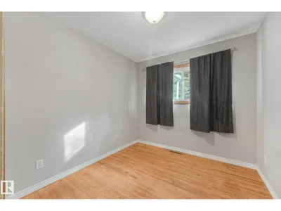 11716 130 ST NW photo 16