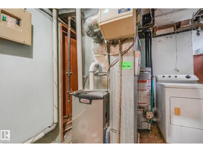 11716 130 ST NW photo 38