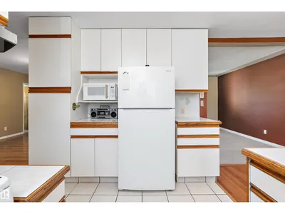 10432 50 ST NW photo 21