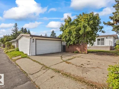 3607 106A ST NW photo 40