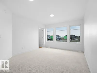 912 17 Ave NW NW photo 30