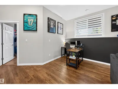 9406 83 AV photo 33