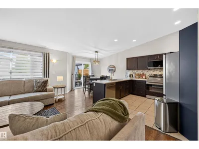9406 83 AV photo 6