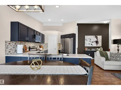 9406 83 AV photo 9