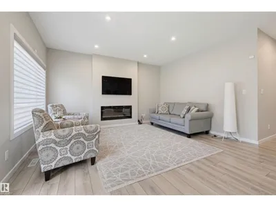 724 KINGLET BV NW photo 9