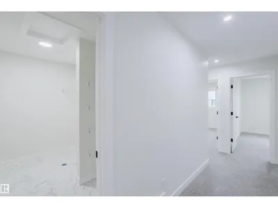 428 27 ST SW photo 32
