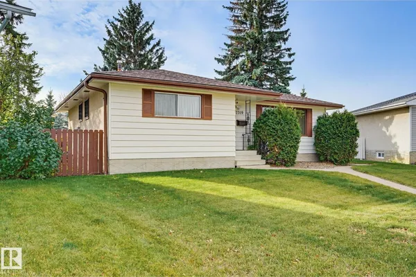 7319 150 AV NW photo 2