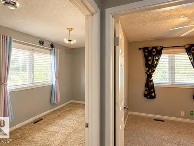 13836 26 ST NW photo 9