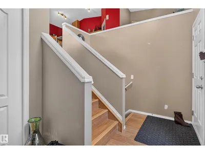 13915 137 ST NW photo 17