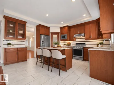 5219 18 AV SW photo 11