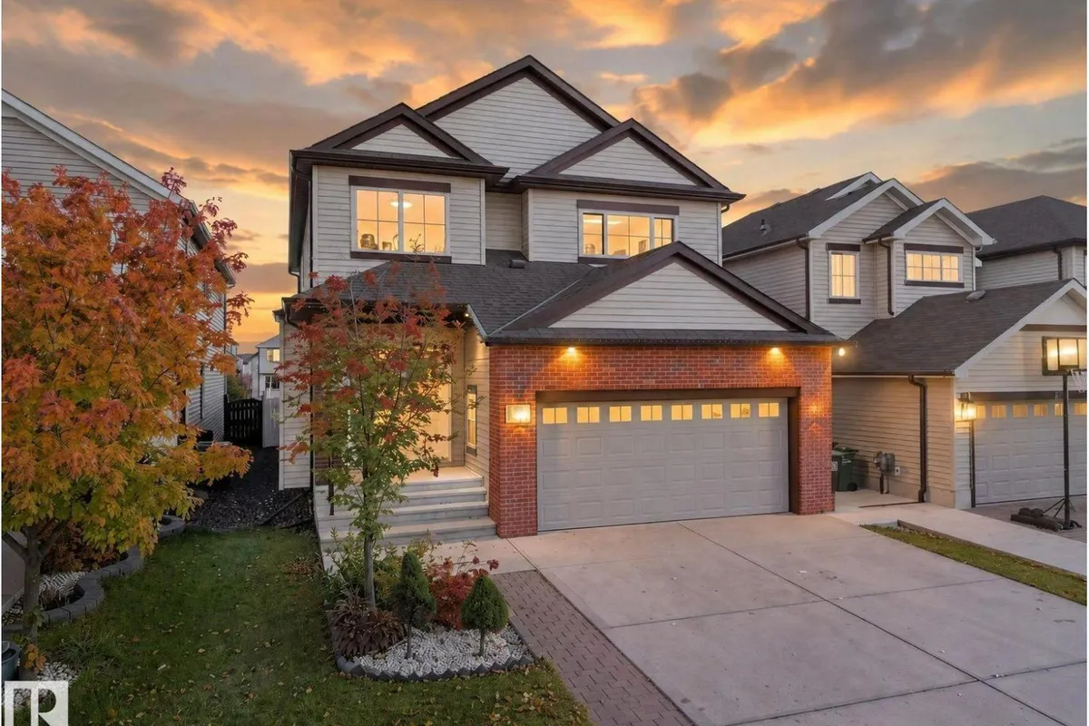 5219 18 AV SW exterior