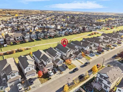 5219 18 AV SW photo 32