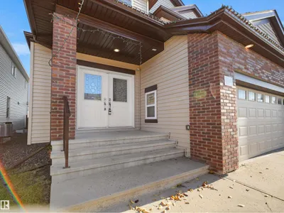 5219 18 AV SW photo 35