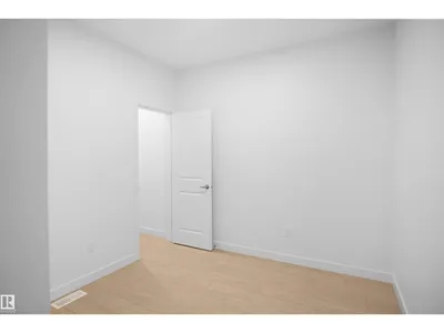 18166 73A ST NW photo 4