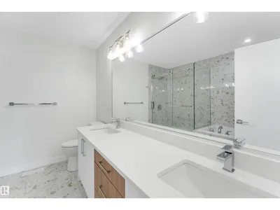 3926 39 AV photo 29
