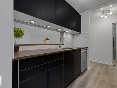 #216 2508 50 ST NW photo 4
