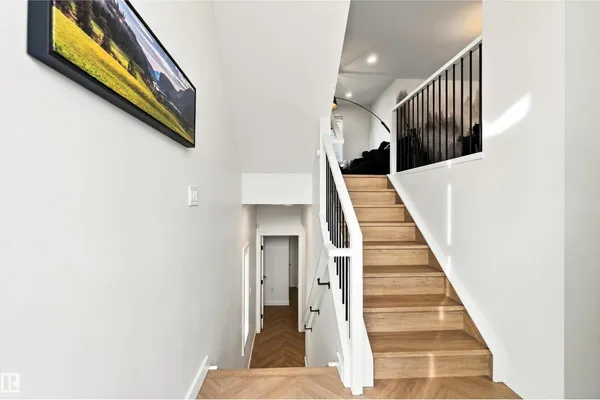 4204 HAWTHORN RO SW photo 3