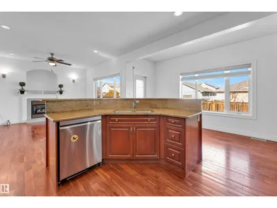 4620 160 AV NW photo 14