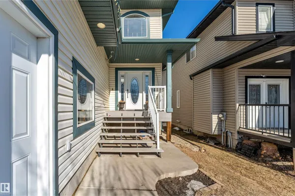 4620 160 AV NW photo 2